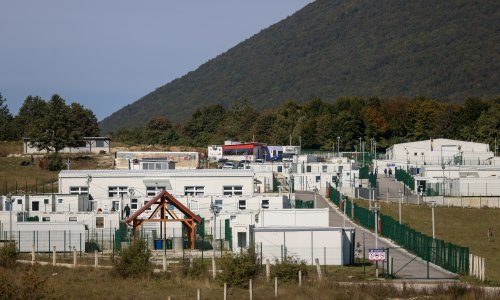 Obračun migranata u prihvatnom centru kod Bihaća, jedan ubijen