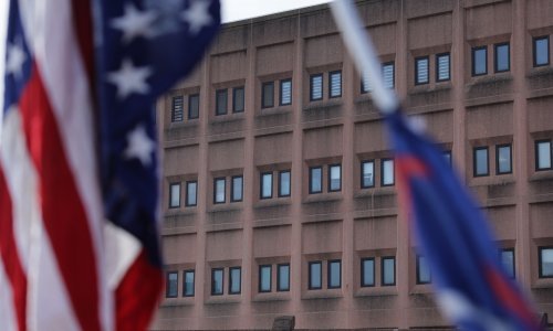 Deset zatvorenika, uključujući optužene ubojice, pobjeglo iz zatvora