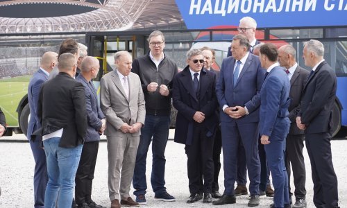 Vučić na skupu u Nišu poslao poruku Piksiju: 'Njih da pobijediš!'