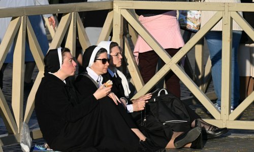 FOTO: Pogledajte kako izgleda Trg svetog Petra uoči Papine inauguracije