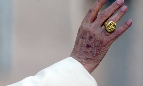 Prsten koji veže nebo i zemlju: Ovo je duboka simbolika papinog Ribarskog prstena