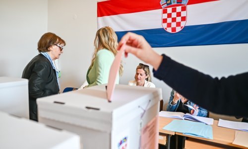 Deset župana izabrano u prvom krugu, devet aktualnih ide u drugi