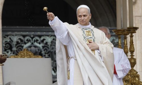 Papa održao moćnu propovijed, nakon mise pozdravljao svjetske vođe
