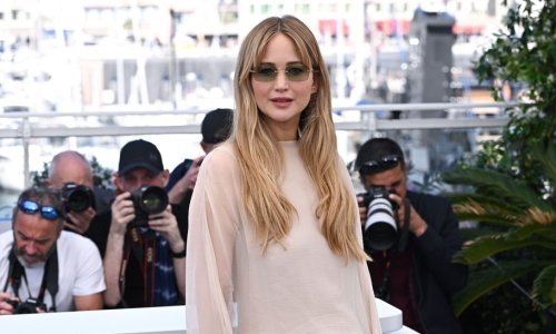 Stvarno su za sve prigode: Omiljene 'ružne' natikače Jennifer Lawrence nosi i u - Cannesu