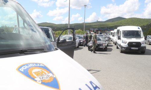 Uoči utakmice Hajduk- Rijeka privedeno 25 navijača