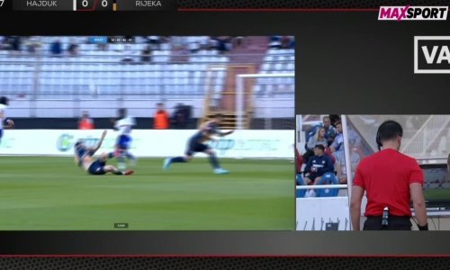 Pogledajte kako je Hajduk dobio penal; Pajač ga je dosudio nakon pregleda VAR-a