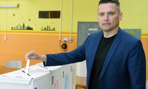 Državni tajnik i rukometni trener koji je izbacio iz igre Ikić Baniček: Tko je Domagoj Orlić