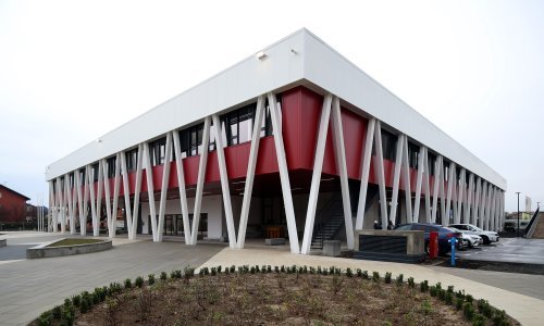 Ravnateljica zagrebačke gimnazije učenicima zatvorila vodu: 'Zaplijenila sam vreću punu pištolja na vodu'