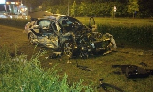 Pogledajte 'krš i lom' s Radničke: Mercedes skršen nakon sudara s tramvajem, četvero u bolnici