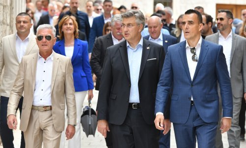 Plenković u Šibeniku podržao kandidate HDZ-a za gradonačelnika i župana