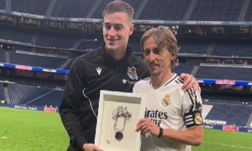 Navijači su otišli sa stadiona, a onda su na travnjak izašli Modrić i Sučić; gesta oduševila fanove