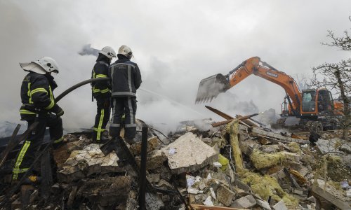 Rusija dronovima napala Kijev i Odesu: Pogođeno rodilište, ubijena jedna osoba