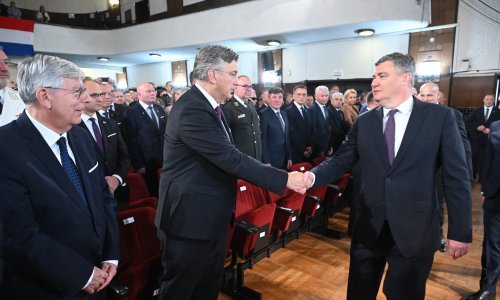 Opet palo rukovanje između Milanovića i Plenkovića