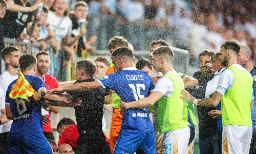 Pogledajte nemile scene nakon finala! Došlo je do sukoba igrača Slavena i navijača Rijeke