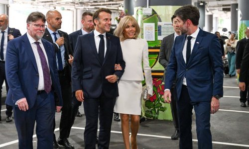 Brigitte Macron privukla pažnju chic stajlingom: Nema tko nije primijetio njezine vitke noge
