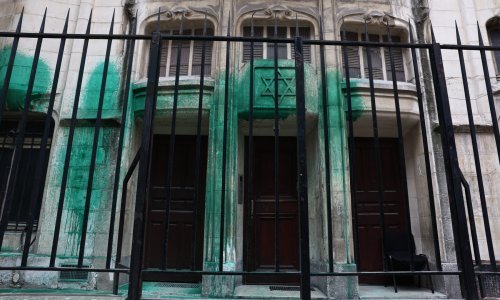 Vandalizam u Parizu: Bojom 'napadnute' sinagoge i memorijal holokausta