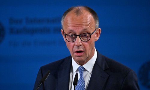 I njemački kancelar protiv duginih zastava na Bundestagu: 'Nije ovo cirkus'