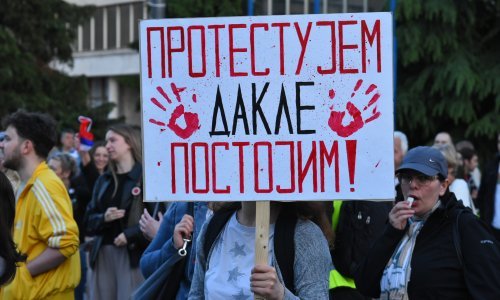 Sedam mjeseci od pada nadstrešnice u Novom Sadu; u Beogradu blokada mostova