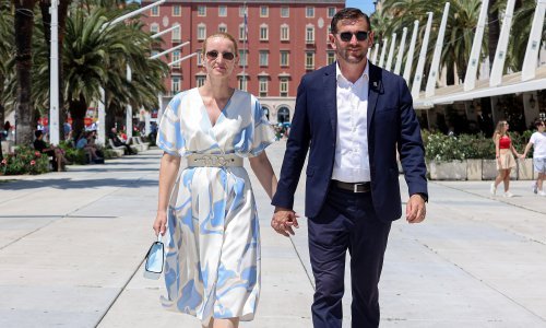 Matilda Šuta nastavlja privlačiti poglede stajlinzima, ali se ne odriče ovih cipela i torbice