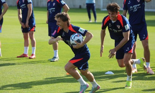 Pašalić se priključio, ali pojavio se problem; jedan Vatreni zbog ozljede nije trenirao