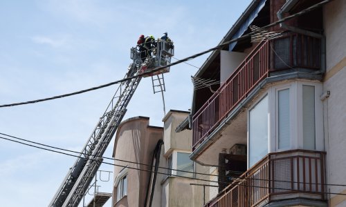Izbio požar na krovu zgrade u Zagrebu