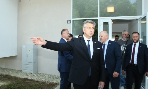 Plenković u Sisku najavio nastavak infrastrukturnih ulaganja