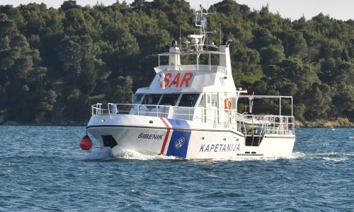 U Splitu i Puli isporučene dvije brodice za spašavanje na moru