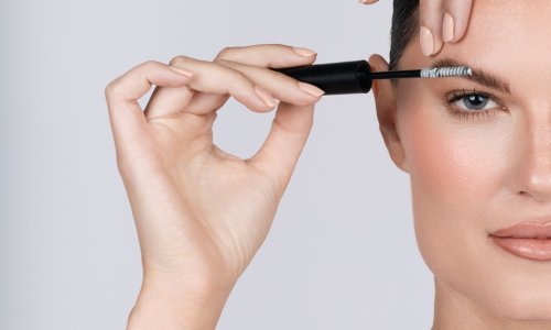 Boss obrva je stigao: Kallos je lansirao BROW BOSS HYBRID – revoluciju u oblikovanju obrva