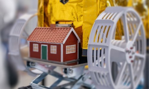 Prvi privatni europski rover slijeće na Mjesec. Sa sobom nosi malu crvenu kuću