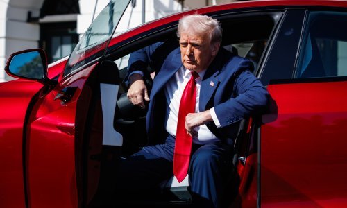 Trump ne želi pričati s Muskom, a razmišlja i prodati Teslu