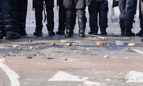 Tinejdžeri u Sjevernoj Irskoj optuženi za seksualni napad na djevojku, izbili neredi