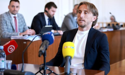 FOTO Luka Modrić stigao na sud zbog suđenja Mamićima