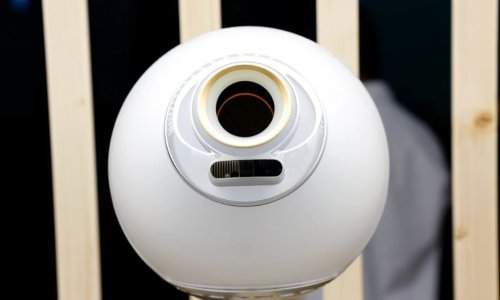 Projekt Sama Altmana koji skenira rožnice širi se na Veliku Britaniju