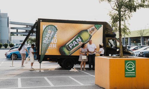 Zlatni kamiončić stigao u grad - Pan toči pivo na omiljenim zagrebačkim lokacijama