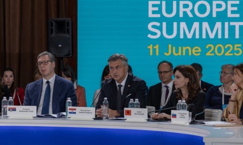 Plenković stigao u Ukrajinu preko Moldavije, posjeli ga pored Vučića