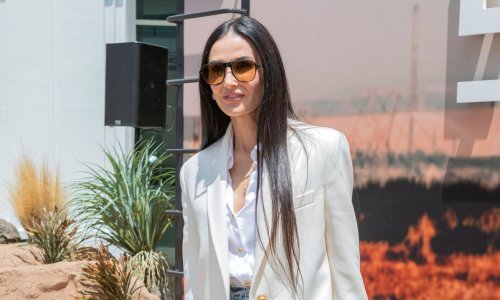 Ležerna elegancija Demi Moore: Spojila vječne komade, ali svi su gledali u njezinu torbicu
