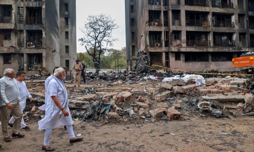 Jedini preživjeli u nesreći Air Indije izašao kroz vrata za slučaj opasnosti