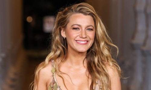 Oko ove suknje i sakoa lomit će se koplja, no Blake Lively im nije mogla odoljeti