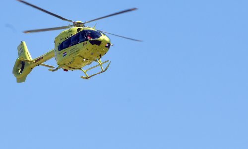 Teška prometna nesreća; helikopter prevezao stradalog motociklista