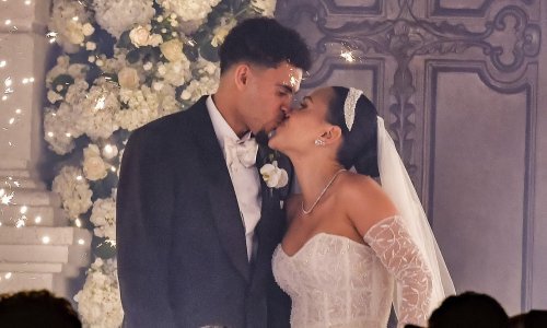 Udala se za slavnog nogometaša, a njezina raskošna vjenčanica ukrala je poglede