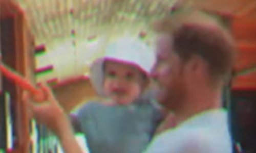 Očajnički potez princa Harryja: Evo zašto objavljuje obiteljske trenutke s djecom