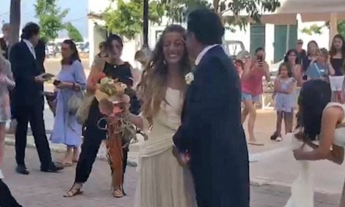 Ova mladenka pronašla je jednu od najupečatljivijih vjenčanica, a tek kada vidite cipele