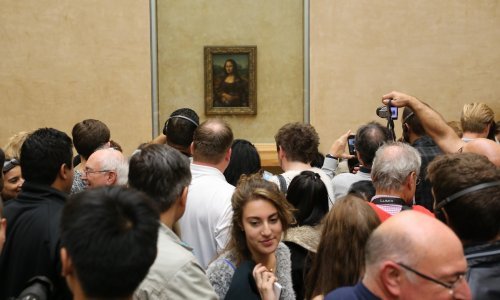 Louvre prosvjeduje: Dozlogrdile im horde turista sa smartfonima