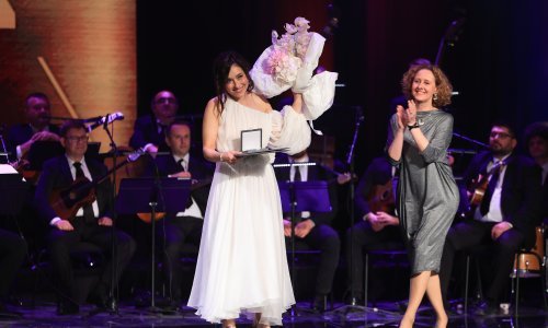 Zrinka Cvitešić u laskavoj haljini, tako savršenoj za ljetna vjenčanja