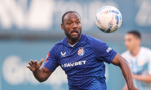 Theophile-Catherine ostaje u Dinamu