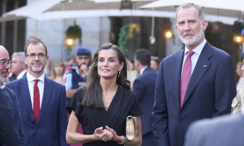 Kraljica Letizia ima modni odgovor na 40 °C: Odličan kombinezon 'začinila' još boljim cipelama