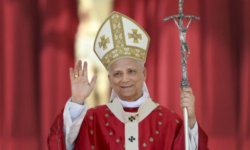 Papa Lav mijenja modu u Vatikanu: Kako su papine hlače postale simbol promjene