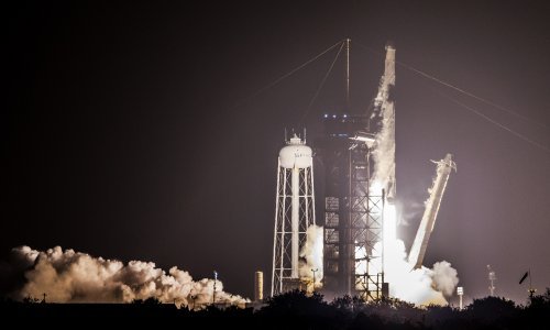 Letjelica SpaceX-a s četiri astronauta na putu prema Zemlji