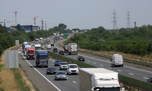 Velike gužve prema unutrašnjosti, vozi se u kolonama
