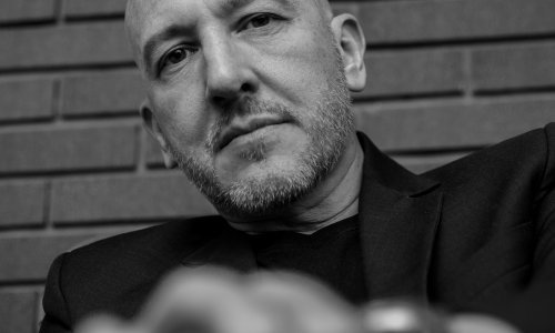 Sudac i pisac koji diže prašinu u Srbiji: Sustav postoji na šutnji siromašnih, država bez njih ne bi opstala